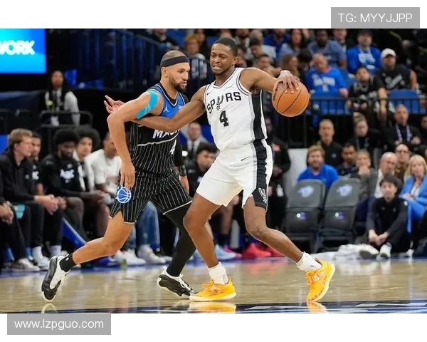 福克斯谈防守变化科内特的护筐能力值得期待